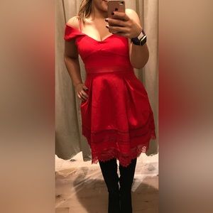 Women’s Francesca’s celebrate red midi dress